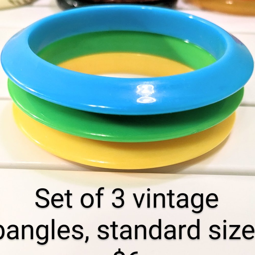 Set of 3 vintage UFO saucer bangles, standard size, in bright colors